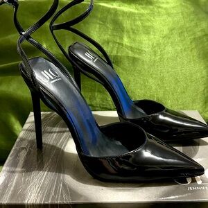 J Lo Harlio Pumps Black NWT